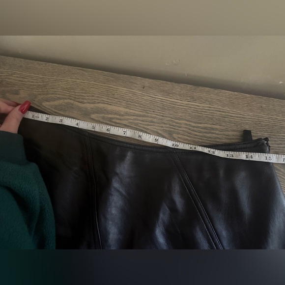 BRANDON THOMAS A-LINE BLACK LEATHER SKIRT 8 - Picture 5 of 6